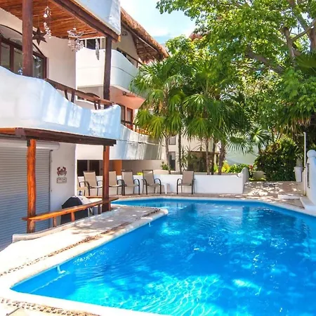 Charming, Gated With Pool, Fast Wifi And Silent Apartment