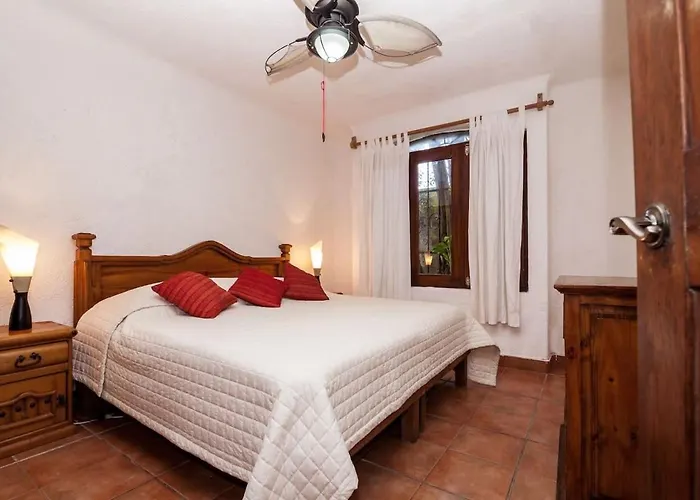 Private Terrace 3 Blocks To Mamitas & 5Th Ave, Gated With Pool