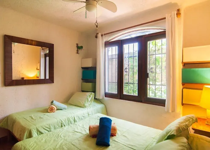 Private Terrace 3 Blocks To Mamitas & 5Th Ave, Gated With Pool