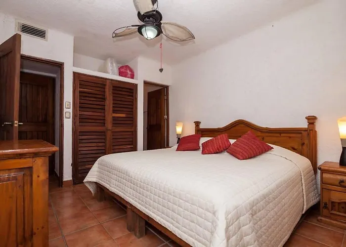 Private Terrace 3 Blocks To Mamitas & 5Th Ave, Gated With Pool