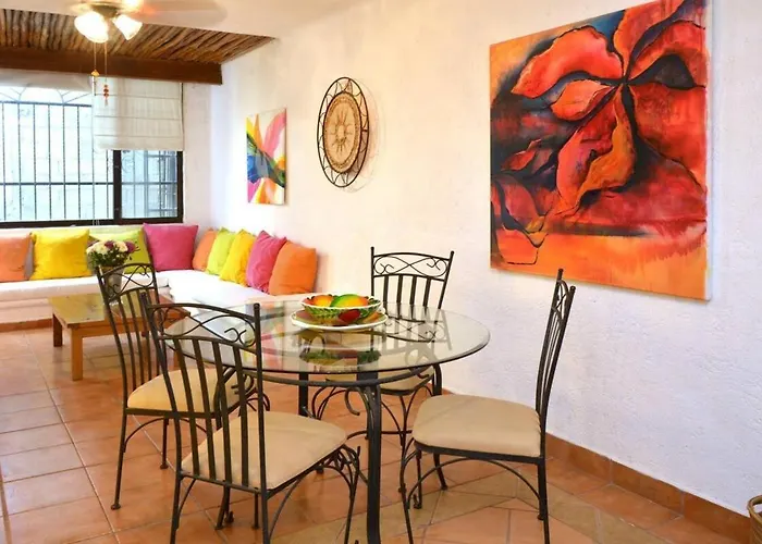 Private Terrace 3 Blocks To Mamitas & 5Th Ave, Gated With Pool Apartment Playa del Carmen