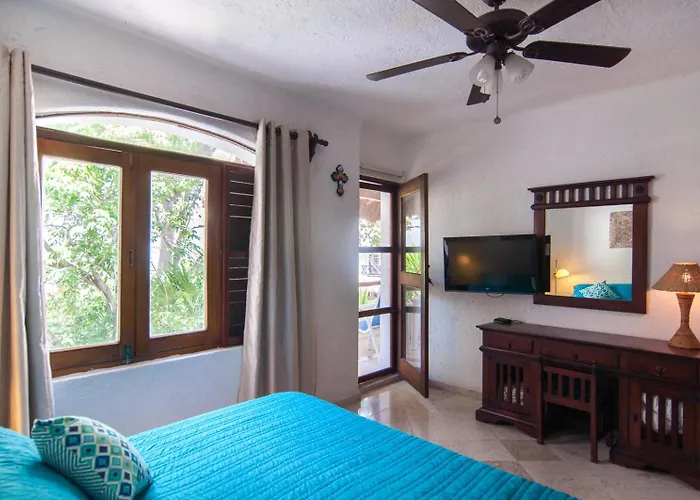 Private Terrace 3 Blocks To Mamitas & 5Th Ave, Gated With Pool Apartment