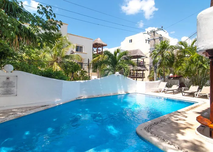 Private Terrace 3 Blocks To Mamitas & 5Th Ave, Gated With Pool Apartment Playa del Carmen