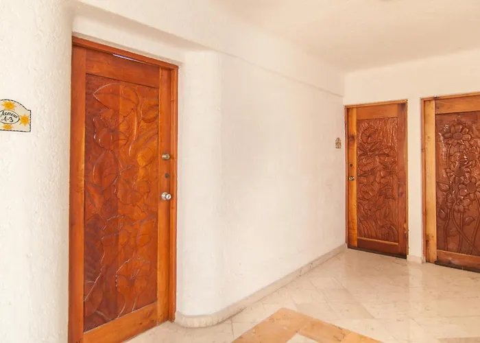 Private Terrace 3 Blocks To Mamitas & 5Th Ave, Gated With Pool *