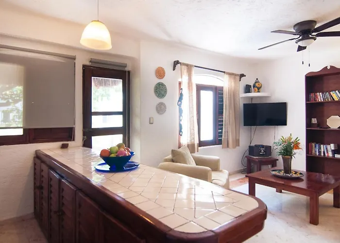 Apartment Private Terrace 3 Blocks To Mamitas & 5Th Ave, Gated With Pool Playa del Carmen